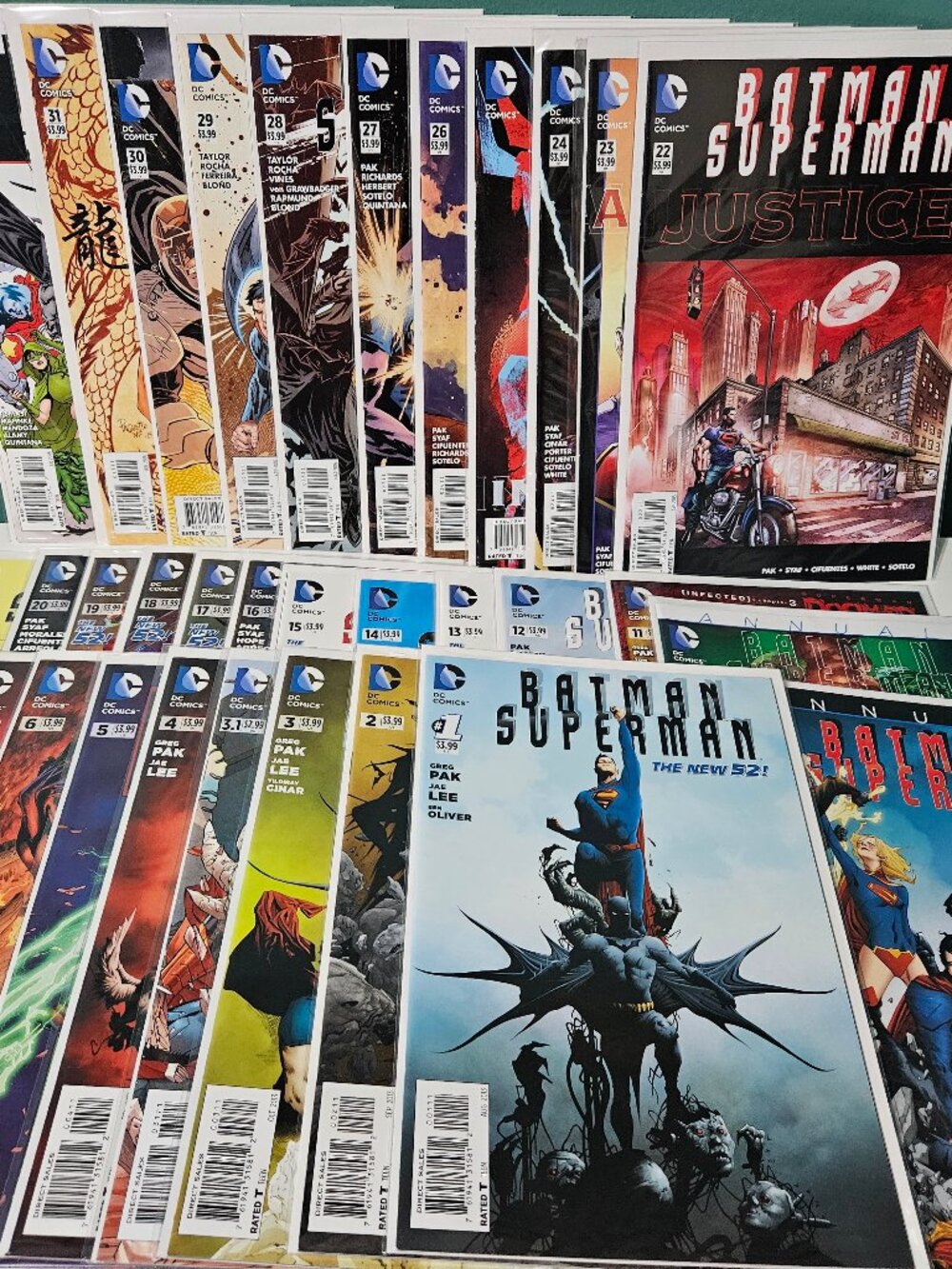 Batman Superman Lot of 33 DC Comics New 52 #1-6, 9-32, Annuals 1 & 2 C-058